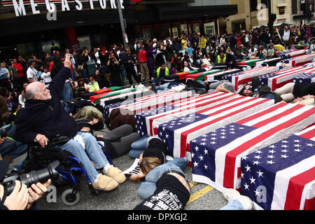 Mar 21, 2009 - Hollywood, California, USA - A large anti-war protest led by veteran-activist-author RON KOVIC ('Born On The 4th of July') marches down the streets of Hollywood on the 6th anniversary of the invasion of Iraq by US forces on Saturday March 21, 2009. (Credit Image: © Chris Lee/ZUMA Press) Stock Photo