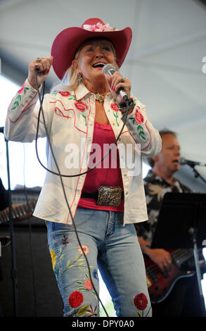 Apr 25, 2009 - Indio, California, USA - Singer LYNN ANDERSON performs live at the Empire Polo Field as part of the 2009 Stagecoach Country Music Festival. (Credit Image: © Jason Moore/ZUMA Press) Stock Photo