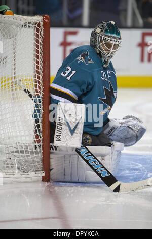 San Jose, California, USA. 10th Dec, 2013. Antti Niemi (31) of the San Jose Sharks guarding the goal crease © Jeff Cable/ZUMAPRESS.com/Alamy Live News Stock Photo