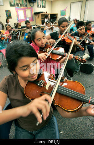 December 4, 2008, Oceanside, California, USA GABY IBANEZ, close, and classmates in teacher Steven Traugh's 5th. grade orchestra class at Garrison Elementary School all play the Can Can Credit: photo by Charlie Neuman, San Diego Union-Tribune/Zuma Press. copyright 2008 San Diego Union-Tribune  (Credit Image: © The San Diego Union Tribune/ZUMA Press) Stock Photo