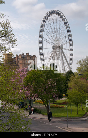 Towering York Wheel tourist attraction, in grounds of impressive historic hotel, the Royal York (now The Principal) - York, North Yorkshire, England. Stock Photo