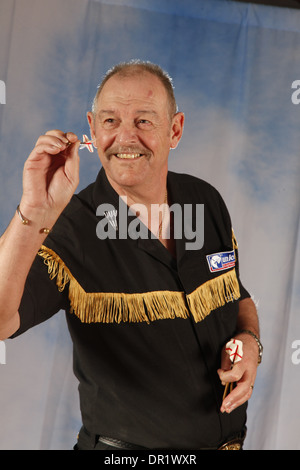 bob anderson veteran world champion darts player Stock Photo