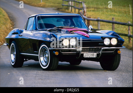 Chevrolet Corvette Stingray C2 - 1967 Model 427 Cubic inch Engine in