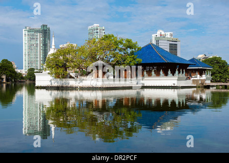 The ‘seema malaka Temple’ - an assembly hall for monks in the picturesque Beira Lake, designed by famous architect Geoffrey Bawa Stock Photo