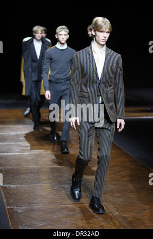 Models wear creations as part of the men's Louis Vuitton Fall-Winter ...