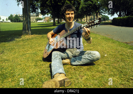 Ronnie Lane musician in Shrewsbury in 1974 uk PICTURE BY DAVID BAGNALL Stock Photo