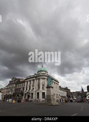 Statue of William Pitt (the Younger) outside the Royal Society building, 22-26 George Street, Edinburgh, Scotland. Stock Photo