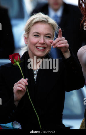 Feb 05, 2009 - Cambridge, Massachusetts, USA - Actress RENEE ZELLWEGGER enjoys a parade, roast, pudding pot and press conference, all held in her honor as she was named the 'Hasty Pudding Woman of the Year' by the Hasty Pudding Theatricals at Harvard University. (Credit Image: © Bethany Versoy/ZUMA Press) Stock Photo