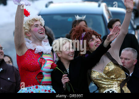 Feb 05, 2009 - Cambridge, Massachusetts, USA - Actress RENEE ZELLWEGGER enjoys a parade, roast, pudding pot and press conference, all held in her honor as she was named the 'Hasty Pudding Woman of the Year' by the Hasty Pudding Theatricals at Harvard University. (Credit Image: © Bethany Versoy/ZUMA Press) Stock Photo