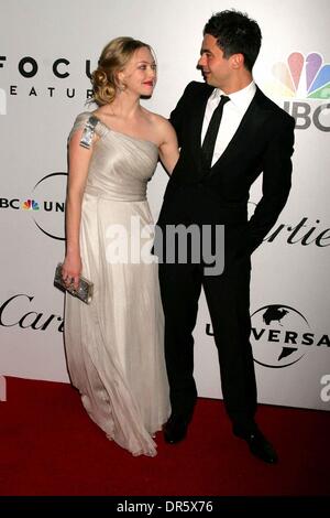 I13965CHW.66TH ANNUAL GOLDEN GLOBE AWARDS - OFFICIAL NBC UNIVERSAL AND FOCUS FEATURES AFTERPARTY.BEVERLY HILTON HOTEL, BEVERLY HILLS, CA  .01/11/09.AMANDA SEYFRIED AND DOMINIC COOPER .PHOTO: CLINTON H. WALLACE-PHOTOMUNDO-GLOBE PHOTOS INC.(Credit Image: © Clinton Wallace/Globe Photos/ZUMAPRESS.com) Stock Photo