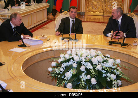 Feb 03, 2009 - Moscow, Russia - Russian President DMITRY MEDVEDEV (C) meets President of Belarus ALEXANDER LUKASHENKO in Moscow (prime minister VLADIMIR PUTIN (L) also took part in the meeting. Belarus is absolutely sincere in its policy towards Russia, said President of the Republic of Belarus, Chairman of the Supreme State Council of the Belarus-Russia Union State Alexander Lukas Stock Photo