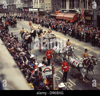 Silver Jubilee of Elizabeth II royal procession Fleet Street London 7th June 1977. Picture by DAVID BAGNALL Stock Photo