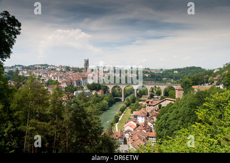 View of the Pont de Zaehringen across the river Saane / Sarine in Fribourg, Switzerland (taken from the Pont du Gotteron) Stock Photo