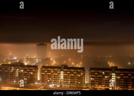 London, UK. 21st Jan, 2014. Heavy fog descends on East London after midnight, London, UK. 21st Jan, 2014. Credit:  kaan diskaya/Alamy Live News Stock Photo