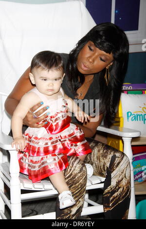 Singer Jennifer Hudson attends the unveiling of the Jennifer Hudson ...