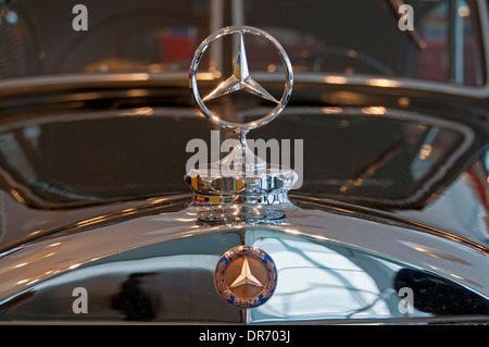 Mercedes star on car bonnet hi-res stock photography and images