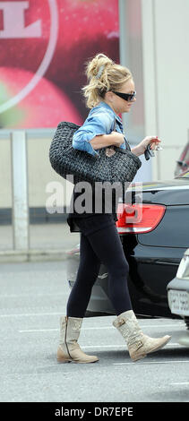 Rita Simons outside BBC Elstree Studios in Borehamwood Hertfordshire, England - 14.06.12 Stock Photo