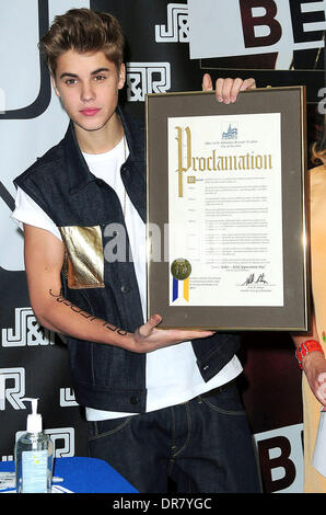 justin bieber サイン入り写真 Justin Bieber Autograph With Picture Frame My World One Time