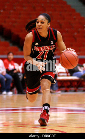 Houston, Texas, USA. 21st Jan, 2014. JAN 21 2014: Louisville guard Bria Smith #21 looks to attack the paint during the NCAA women's basketball game between Houston and Louisville from Hofheinz Pavilion in Houston, TX. Credit:  csm/Alamy Live News Stock Photo