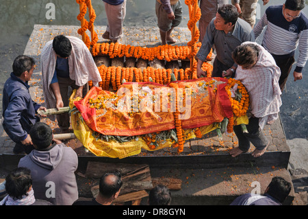 cremation ceremony at Pashtupatinath, Kathmandu, Nepal Stock Photo