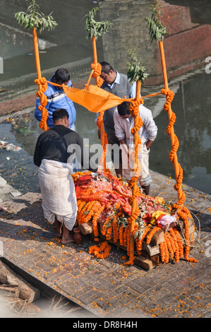 cremation ceremony at Pashtupatinath, Kathmandu, Nepal Stock Photo