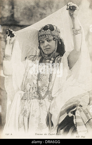 Woman of the Algerian tribe of Ouled Nail Stock Photo: 65992819 - Alamy
