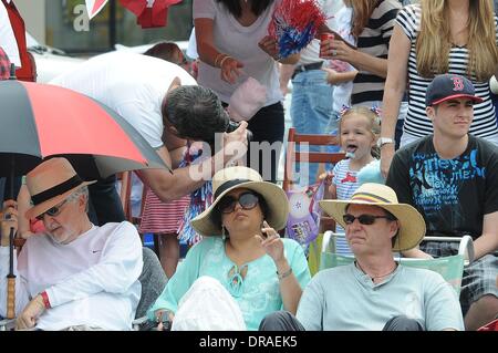 Ben Affleck and his daughters Violet and Seraphina celebrate the Fourth of July, American Independence day watching the parade on Pacific Palisades Los Angeles, California - 04.07.12 Stock Photo