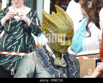 Neve McIntosh as Madame Vastra the Silurian. Shooting a scene for the BBC One Sci Fi series 'Doctor Who'. The episode entitled The Crimson Horror is reportedly written by Mark Gatiss.   Wales - 06.07.12 Stock Photo