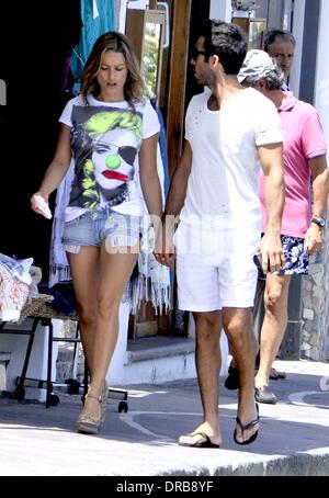 Lola Ponce and boyfriend Aaron Diaz enjoying a vacation in Ischia