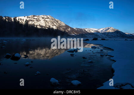 Kanas. 23rd Jan, 2014. Photo taken on Jan. 23, 2014 shows the winter scenery in Kanas, Altay Prefecture, northwest China's Xinjiang Uygur Autonomous Region. © Jiang Wenyao/Xinhua/Alamy Live News Stock Photo