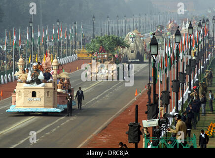 New Delhi, India. 23rd January 2014. Decorated vehicles join in parade during full dress rehearsal for upcoming Republic Day in New Delhi, capital of India, on Jan. 23, 2014. Indian Republic Day is celebrated on Jan. 26 every year. Credit:  Xinhua/Alamy Live News Stock Photo