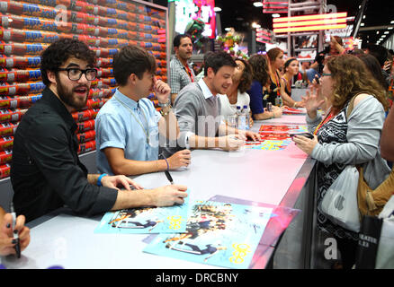 Darren Criss, Kevin McHale San Diego Comic-Con 2012 - 'Glee' - Booth Signing San Diego, California - 14.07.12 Stock Photo