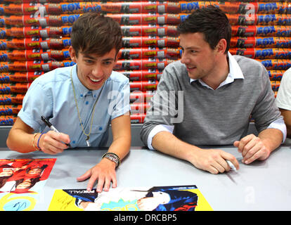 Kevin McHale, Cory Monteith San Diego Comic-Con 2012 - 'Glee' - Booth Signing San Diego, California - 14.07.12  Featuring: Kevin McHale, Cory Monteith Where: San Diego, CA When: 14 Jul 2012 Stock Photo