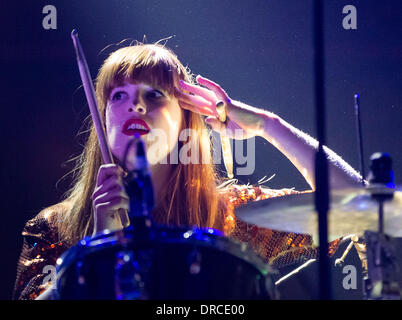 Metronomy Festival Optimus Alive at Passeio Maritimo de Alges - Day 3 ...