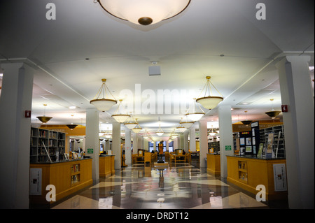 Chicago Public Library's Harold Washington Library Center in downtown Chicago, Illinois. Sculpture by Alison Saar. Stock Photo