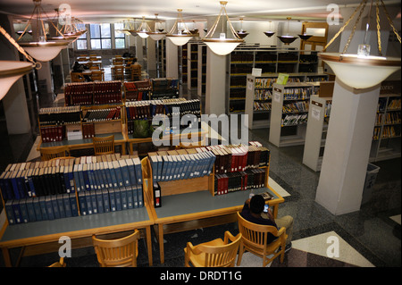 Chicago Public Library's Harold Washington Library Center in downtown Chicago, Illinois Stock Photo