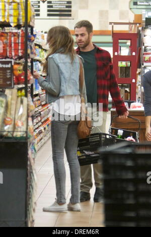 Chris Pine and new girlfriend Dominique Piek go late night shopping together for groceries at Gelsons supermarket Los Angeles, California - 30.07.12 Stock Photo