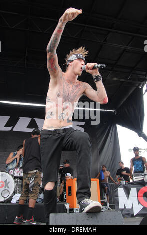 Machine Gun Kelly 2012 Vans Warped Tour at the Cruzan Amphitheatre - Performances West Palm Beach, Florida - 28.07.12 Stock Photo