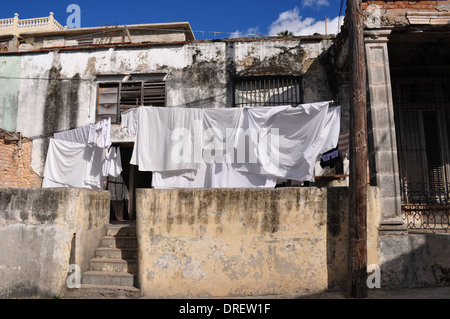 Havana, Cuba: washing drying outside a house in the Casa Blanca district of the city Stock Photo
