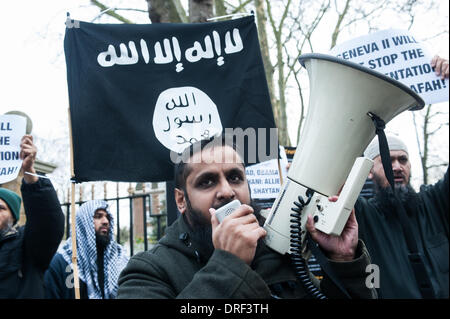 London, UK. 24th January 2014. a protester addresses the audience outside the Regents Park Mosque. Credit:  Piero Cruciatti/Alamy Live News