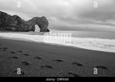 The natural limestone arch of Durdle Door on the Jurassic Coast near Lulworth in Dorset, England. Stock Photo