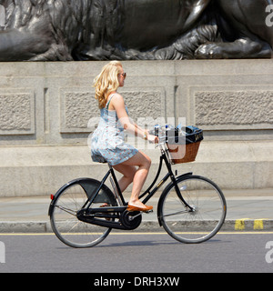 Ladies hybrid bike store with basket