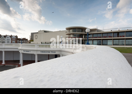 De La Warr Pavilion exterior view clean cut edges design Art Deco style possibly first  Modernist building in Britain Stock Photo