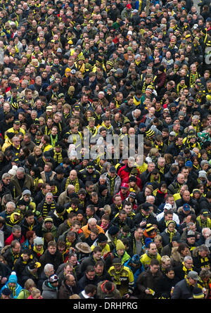 Dortmund, Germany. 25th Jan, 2014. Fans wait in front of the stadion before the Bundesliga soccer game Borussia Dortmund vs FC Augsburg at Signal-Iduna-Park in Dortmund, Germany, 25 January 2014. Photo: Thomas Eisenhuth/dpa - ATTENTION! NO WIRE SERVICE -/dpa/Alamy Live News Stock Photo
