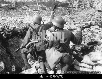 U.S Troops Throw Hand Grenades at Trenches New World War I Photo 6 Sizes! 