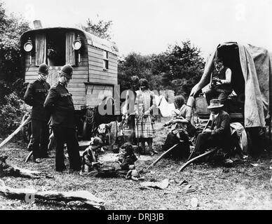 Gypsies on the downs at Epsom, Surrey 1932 Alf 249 Stock Photo - Alamy