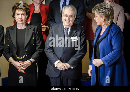 Brussels, Belgium. 29th Jan, 2014. (L-R) Neelie Kroes (R), Vice-President of the European Commission, Fabrizio Saccomanni, Finance Minister of Italy and Viviane Reding, European Commissioner for Justice, Fundamental Rights and Citizenship pose for the media after a meeting at the EU Commission heaquarters in Brussels, Belgium on 29.01.2014 The Itlaian government joins the EU commission for the weekly seminar of the institution. by Wiktor Dabkowski Credit:  Wiktor Dabkowski/ZUMAPRESS.com/Alamy Live News Stock Photo