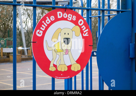 guide dogs only sign Stock Photo - Alamy