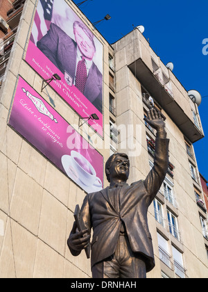 Bill Clinton's statue and billboard, Pristina, Kosovo, Europe - holding the 1999 agreement for US troops to enter Kosovo Stock Photo