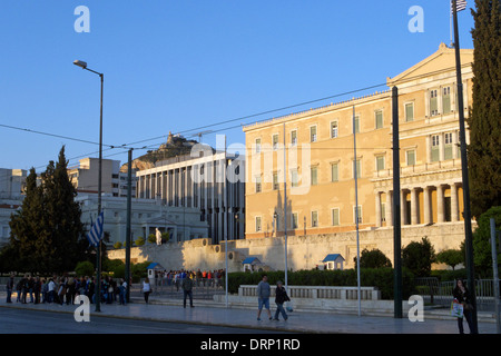greece athens syntagma square a schoolgroup in front of the vouli Stock Photo